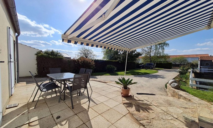 Aizenay Cottage | Charming Home with Garden, Veranda, Near Shops - Ideal for Family Getaways