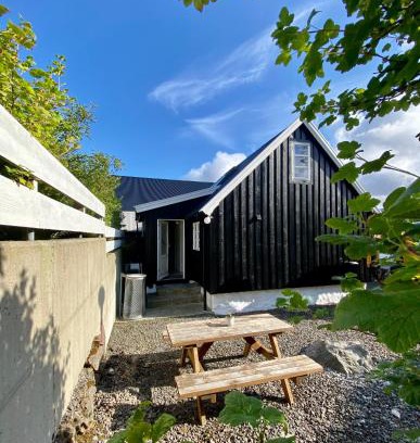 Torshavn House | Charming house downtown - the whole house or a bedroom - you choose!