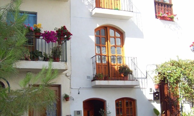 Lanjaron House | charming house in historic spa town picturesque plaza/poolsWIFIAlpujarras Grana