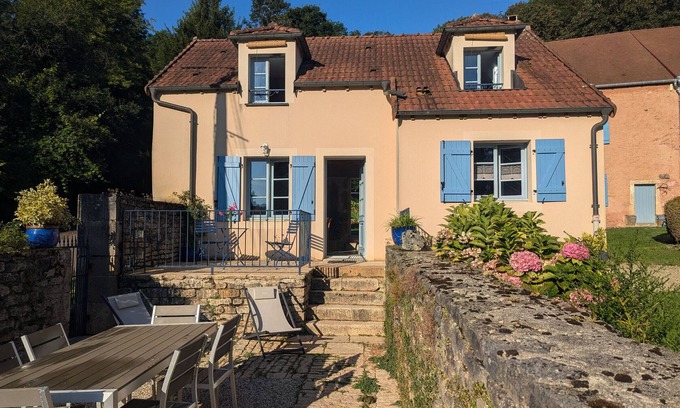 Langres Cottage | Charming house in Langres with Wi-Fi and parking