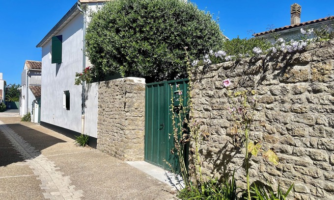 Ars-en-Re House | Charming house in the heart of Ars en Ré with renovated garden and very well equipped!