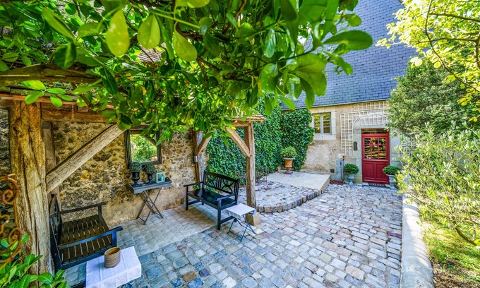 Luynes Cottage | Charming house in Touraine with garden 4 rooms near Tours and Langeais