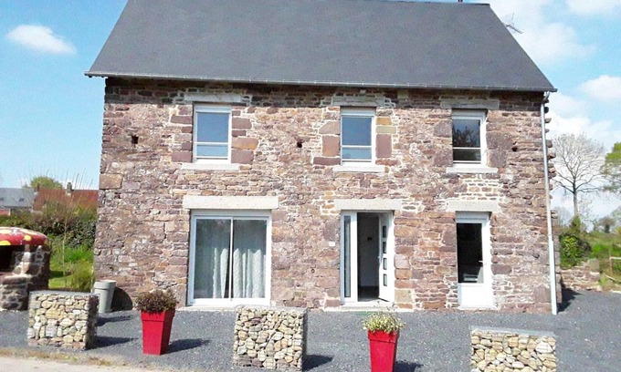 Ver Cottage | Charming House in Ver - 6 People, 3 Bedrooms, WiFi, Terrace, Near Beaches