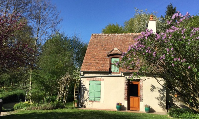 Trigueres House | Charming house on the banks of the OUANNE