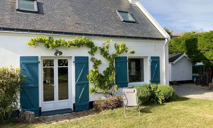 Le Palais House | Charming House with Beautiful Landscaped Garden near Le Palais