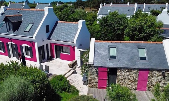 Bangor House | Charming house with stone outbuilding close to the beaches of the Côte Sauvage.