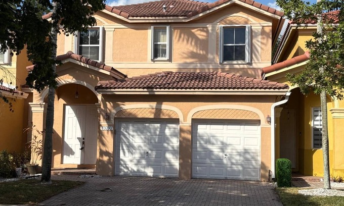 The Hammocks House | Charming house with WiFi and AC in beautiful Miami