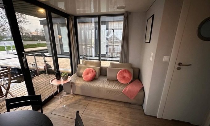 Offingawier Boat Rental | Charming Houseboat in Friesland