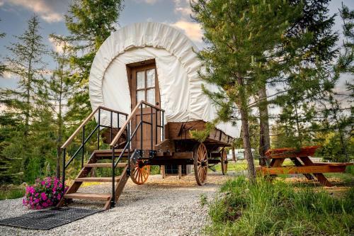 Bonners Ferry House | Charming Idaho Glamping Wagon with AC, Fire Pit & Breakfast | Bonners Ferry Escape