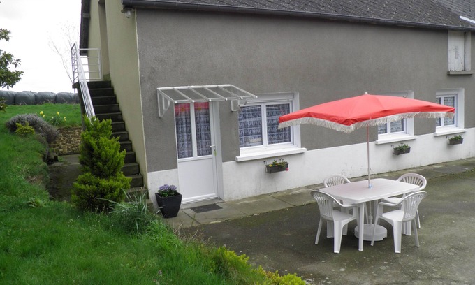 Bazouges-la-Perouse House | Charming independent country cottage with large space