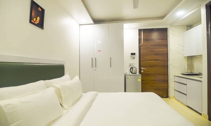 Gurugram Apartment | Charming Indo-Korean Suite w/Gym & Home Comforts