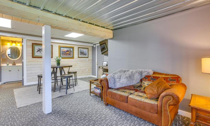Lake Ann Apartment | Charming Lake Ann Apartment - Walkable Location!