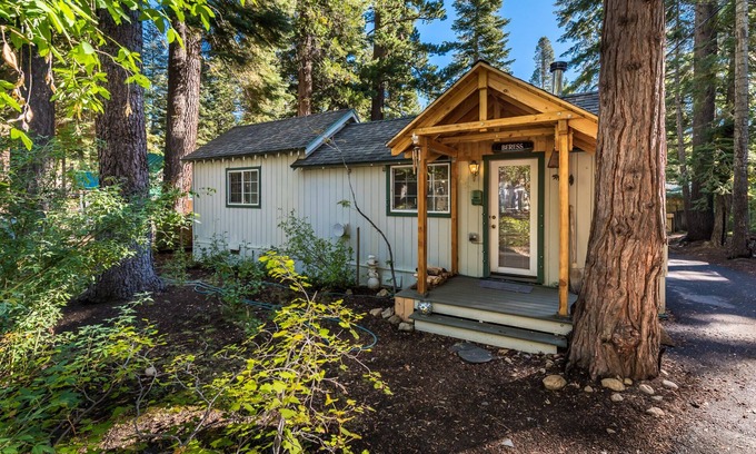 Tahoma House | Charming Lake Tahoe Hideaway