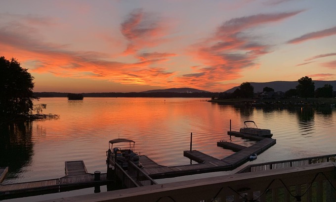 North Shore Condo | Charming Lakefront Condo at Bernard's Landing, only steps from the shore!