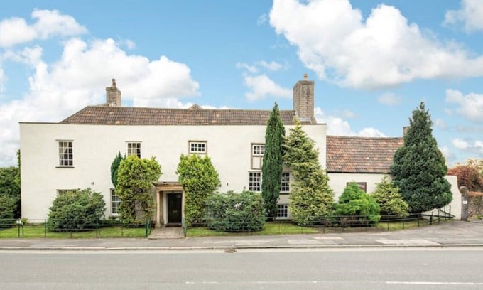 Cross House | Charming listed historic country house 3 miles from Cheddar Gorge
