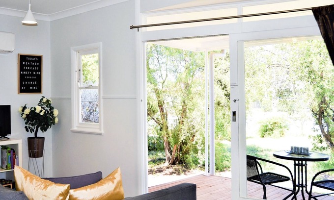 Cessnock House | Charming Little Cottage Entire House Hunter Valley
