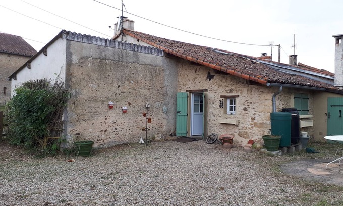 Queaux House | Charming little house with all comfort in peace.