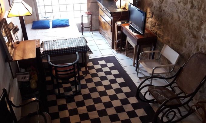 Carrieres-sur-Seine Apartment | Charming loft in old house
