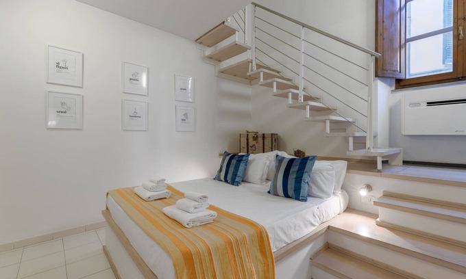 Duomo Apartment | Charming Loft Near the Duomo Cathedral