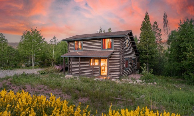 Winter Park Cabin | Charming Log Cabin w/Hot Tub in Winter Park, CO