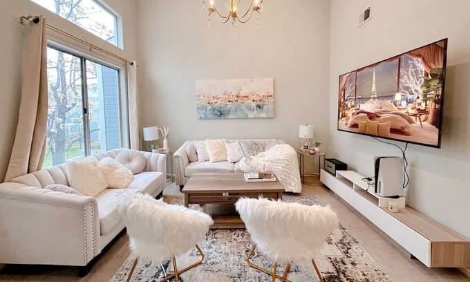 Redwood Shores Condo | Charming Luxury 2BR, Office setting +Free Parking