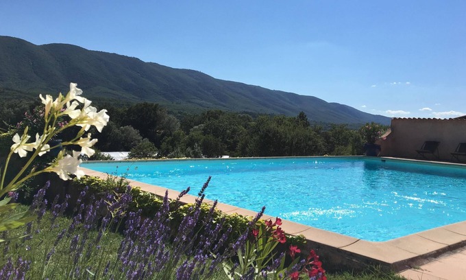 Cereste Villa | Charming Mas 15km from Colorado Provençal and Apt, swimming pool in a 5 ha plot