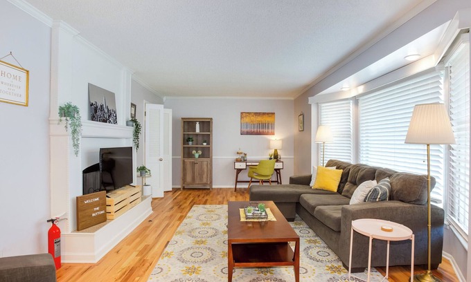 Merriam House | Charming Mid-Century Ranch w/Dual Living Space