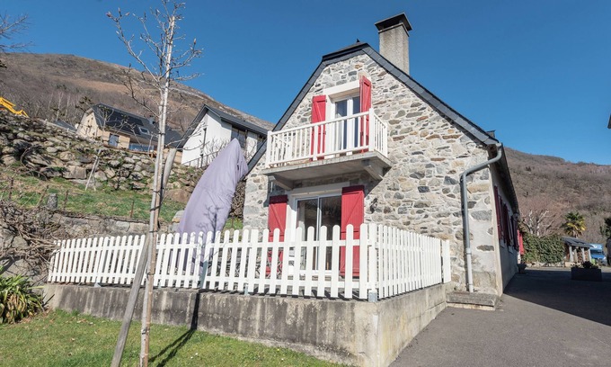 Ouzous Cottage | Charming mountain retreat – Renovated sheepfold, hiking and skiing nearby