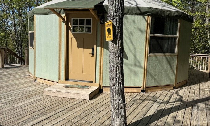Walland House | Charming Mountain Yurt in Walland w/Full Bathroom, Hot Tub, Privacy!