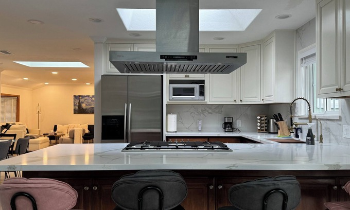 South San Jose House | Charming new remodeled 3-bedroom house with pool and big yardWiFi in San Jose