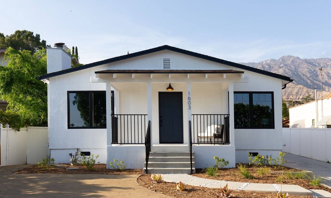 Altadena House | Charming newly renovated 3-bedroom house with WiFi and AC near Pasadena