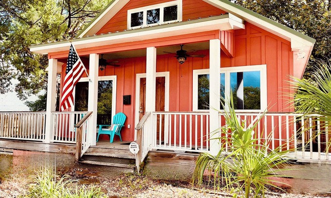 Lillian House | Charming, newly renovated 1-BR/2-BA home close to the Bay, boat launch & beaches