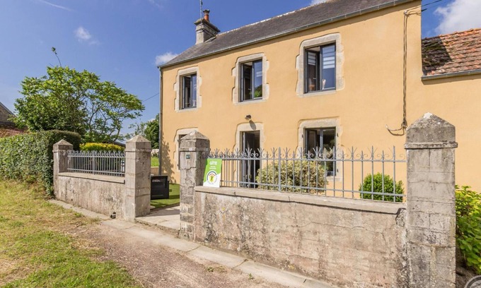 Videcosville Cottage | Charming Normandy house with wood stove and garden, near D-Day beaches