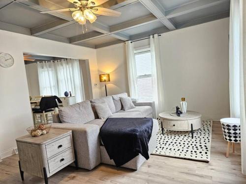 Waukegan House | Charming oasis in Waukegan near Naval base Casino