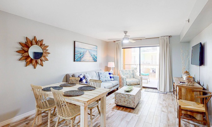 Orange Beach Condo | Charming oceanside condo with patio, free WiFi, washer/dryer & beach access