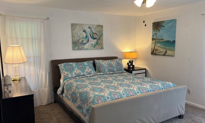 Joel House | Charming old fashioned 2-bedroom bungalow in Lehigh Acres