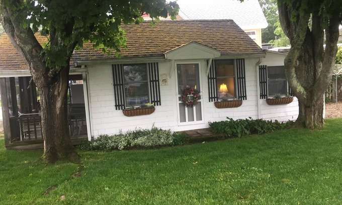 Buzzards Bay Cottage | CHARMING ONE BEDROOM COTTAGE OVERLOOKS BROAD COVE IN ONSET