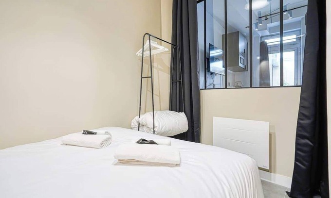 2nd Arrondissement Apartment | Charming Parisian loft for 2 to 4 people
