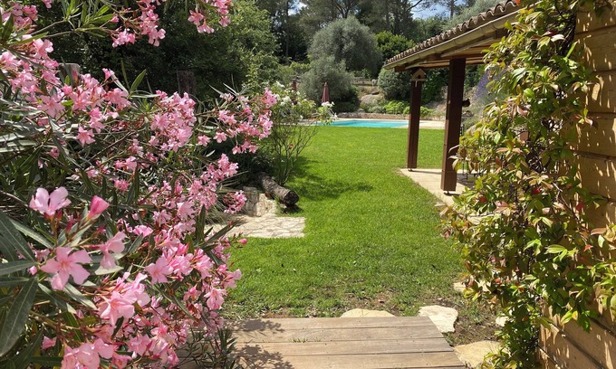 Tourrettes-sur-Loup Apartment | Charming, peaceful gîte with swimming pool and jacuzzi