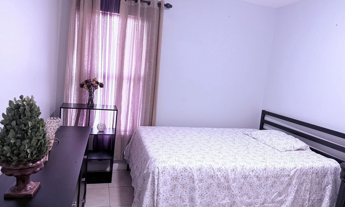 Sunrise House | Charming, peaceful room in enjoyable Sunrise