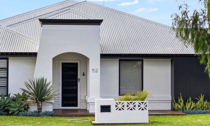 Quindalup House | Charming Pet-Friendly Retreat Near Quindalup's Pristine Beaches – Perfect for Families & Friends!