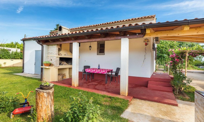 Loborika House | Charming, pet friendly, 1-bedroom house with garden and griil