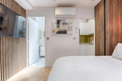 Batignolles Apartment | Charming Pied à Terre near Montmartre