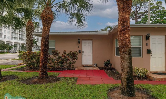 Poinciana Park Apartment | Charming Private Apartment with Full Kitchen – Perfect Location!