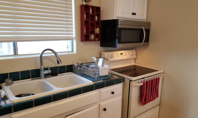 Cave Creek Cottage | Charming private 1-bedroom Casita in Cave Creek with stunning views, AC and WiFi