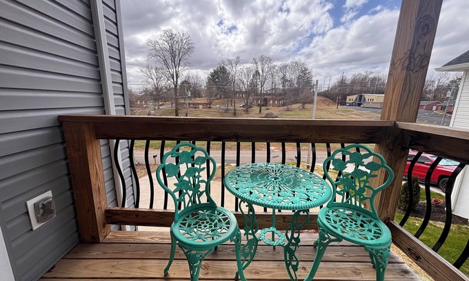 Johnson City House | Charming Private 2-bedroom House in the Center of Wonderful Johnson City!