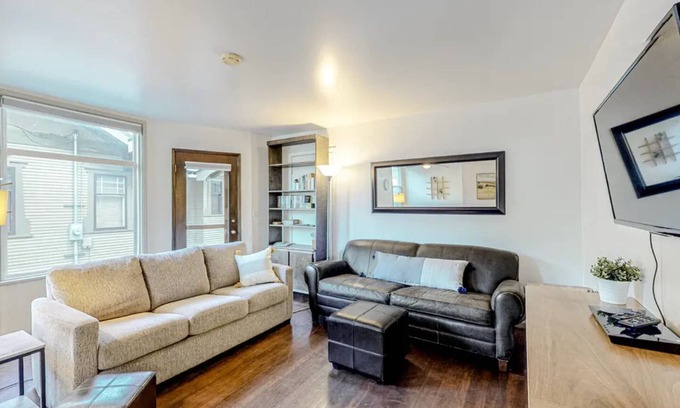 Manito Apartment | Charming private apartment in manito/sacred heart neighborhood.