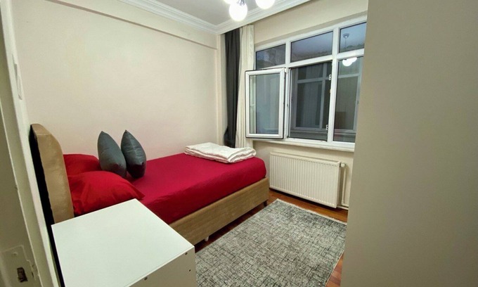 Topkapi Apartment | Charming Private Room in Central Fatih, Istanbul [JUST FOR MEN]