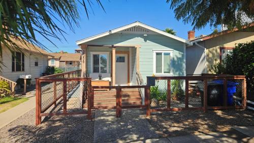 Logan Heights House | Charming Private San Diego Residence 3 Bedroom 2 Bath with Parking Better Option for Conventions Downtown Beaches Balboa Park