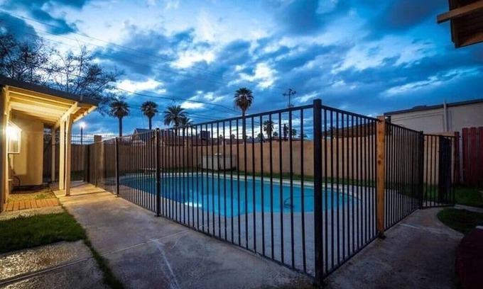 Governmental Mall Apartment | Charming private stand alone unit with AC in sunny Phoenix